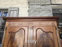 Louis XV period two-part buffet in solid walnut, 18th century