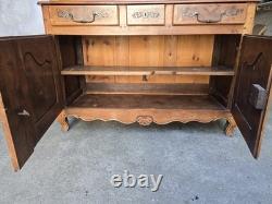 Louis XV period two-part buffet in solid walnut, 18th century
