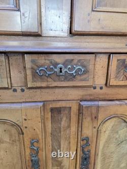 Louis XV period two-part buffet in solid walnut, 18th century