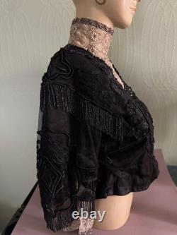 Magnificent Belle Époque jet and sequined corsage with embroidered floral silk lace, 1910