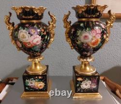 PAIR OF MEDICIS VASES LOUIS PHILIPPE IN OLD PARIS PORCELAIN 19TH CENTURY