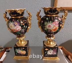 PAIR OF MEDICIS VASES LOUIS PHILIPPE IN OLD PARIS PORCELAIN 19TH CENTURY