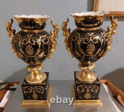 PAIR OF MEDICIS VASES LOUIS PHILIPPE IN OLD PARIS PORCELAIN 19TH CENTURY