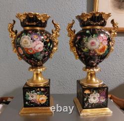 PAIR OF MEDICIS VASES LOUIS PHILIPPE IN OLD PARIS PORCELAIN 19TH CENTURY