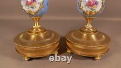 Pair Of Candlesticks In Flower And Golden Bronze Porcelain, Era XIX