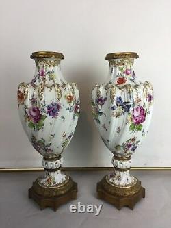 Pair Of Vases In The Fainence Of Höchst Epoque 19th Höchster Porzellan