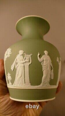 Pair Of Vases Wedgwood In Jasperware, Scene At The Ancient, Era Xixth