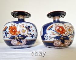 Pair of very beautiful porcelain vases signed Tinet in Paris, 19th century.