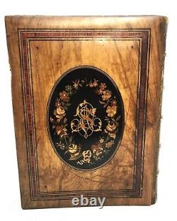 Photo album of marquetry and cabinetmaking by Mignon & Brothers Nice in the 19th century