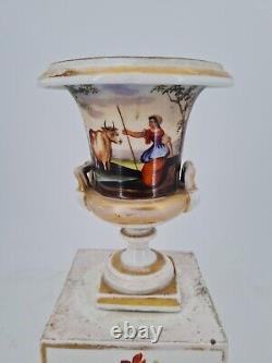 Porcelain De Paris Et Jacob Petit, Vase Medicis Sur Un Base Époque Xixème S
