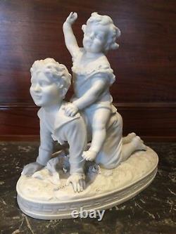 Porcelaine Biscuit Statutte Tend Epoque 19th Child Couple Jewelling