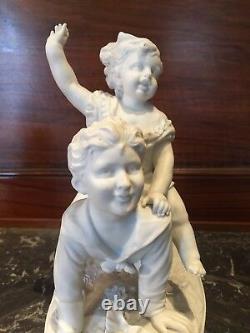 Porcelaine Biscuit Statutte Tend Epoque 19th Child Couple Jewelling