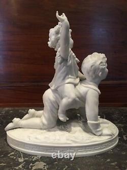 Porcelaine Biscuit Statutte Tend Epoque 19th Child Couple Jewelling
