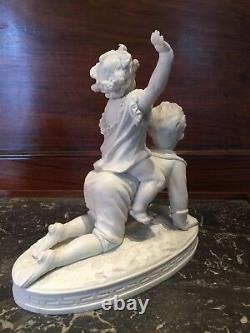 Porcelaine Biscuit Statutte Tend Epoque 19th Child Couple Jewelling