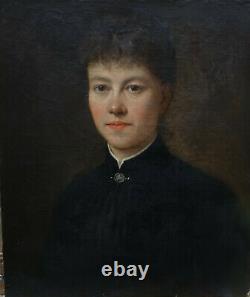 Portrait Of A Woman Of Epoque At The End Of The 19th Century Ecole Française Du Xixème Pst
