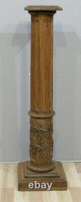 Presentation Column In Oak Massif Sculpted At The Lauriers, Era Xixth