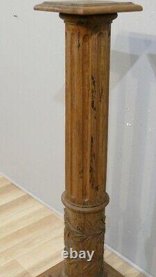 Presentation Column In Oak Massif Sculpted At The Lauriers, Era Xixth