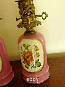 Pretty Pair Of Oil Lamp In 19th Century Porcelain