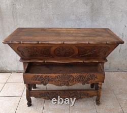 Provençal dough mixer in walnut from the 18th century