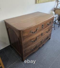 Provincial walnut commode, Louis XIV / Regency period, early 18th century