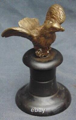 Rare magnificent antique bronze eagle with very fine golden detail, 19th century period.