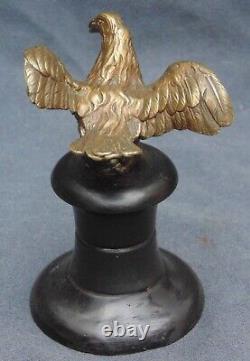 Rare magnificent antique bronze eagle with very fine golden detail, 19th century period.