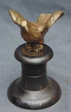 Rare magnificent antique bronze eagle with very fine golden detail, 19th century period.