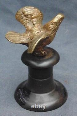 Rare magnificent antique bronze eagle with very fine golden detail, 19th century period.