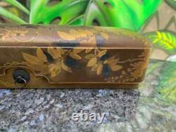 Rectangular lacquer box with wisteria decoration Japan, Meiji period
