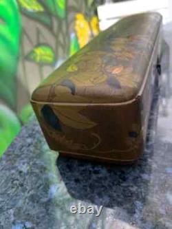 Rectangular lacquer box with wisteria decoration Japan, Meiji period