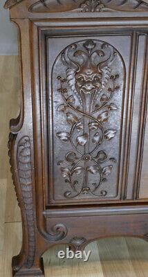 Sculpted Walnut Bed With Mascarons And Leaves Of Acanthe 140190 Era Xixth