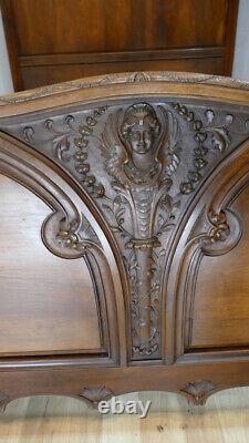 Sculpted Walnut Bed With Mascarons And Leaves Of Acanthe 140190 Era Xixth