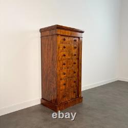 Small English Wellington chest of drawers in walnut veneer, Victorian 19th century
