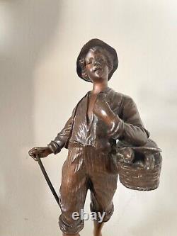 The Little Goose Seller, Bronze Sculpture from the late 19th century