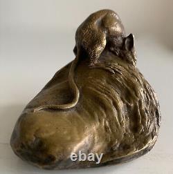 The Mouse and the Oyster, Bronze Subject from the late 19th century.