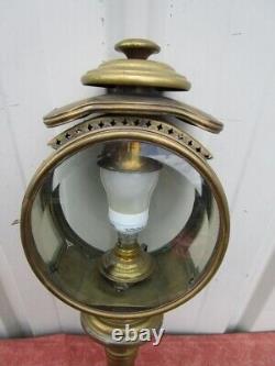 Translation: Large Late 19th Century Carriage Lantern, Brass and Glass.