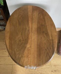 Tripod table in walnut, 19th century, removable oval top (deliverable)