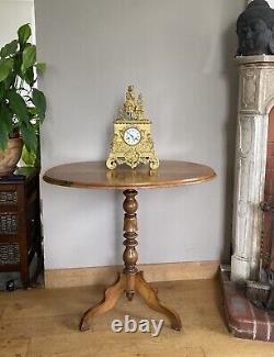 Tripod table in walnut, 19th century, removable oval top (deliverable)