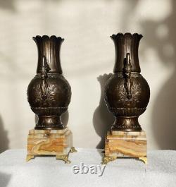 Vases, 19th century mantel garniture, claw feet in bronze (available for delivery)
