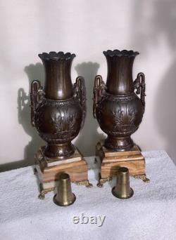 Vases, 19th century mantel garniture, claw feet in bronze (available for delivery)