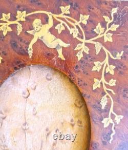 Very beautiful small frame in marquetry from the mid-19th century