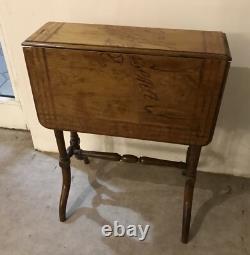 Villa Massena Napoleon III Drop-leaf Table in Walnut with Marquetry 19th Century