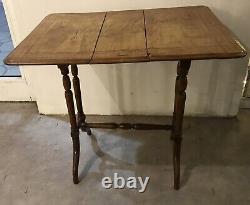 Villa Massena Napoleon III Walnut Marquetry Table with Folding Shutters from the 19th Century