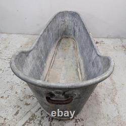 Zinc tub or bathtub, 19th century