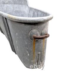 Zinc tub or bathtub, 19th century