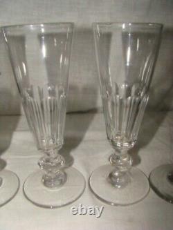 6 flûtes en cristal taillé de Baccarat modèle Caton époque fin XIXème