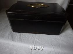 ANCIEN COFFRET EN BOIS NOIRCIS AVEC MEDAILLON EPOQUE NAPOLEON 3- XIXème siècle
