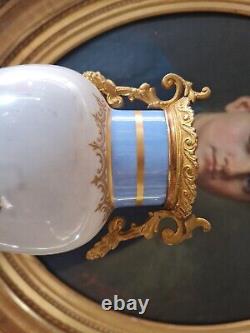 Ancien vase en porcelaine, monture bronze époque fin XIX ème s Napoléon III