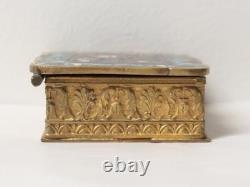 Ancienne Boîte à timbres en bronze doré et émaillé époque NIII. XIXème siècle