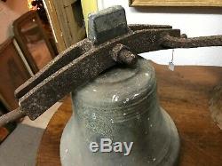 Ancienne grosse cloche de propriété ou de cour époque XIX ème siècle 30 cm diam